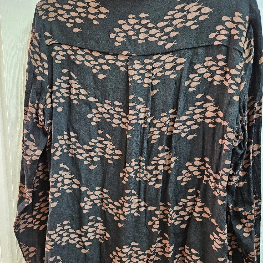 BNWT Fighting Eel Ava Sky Top Posi Fish Print Top - Picture 2 of 4